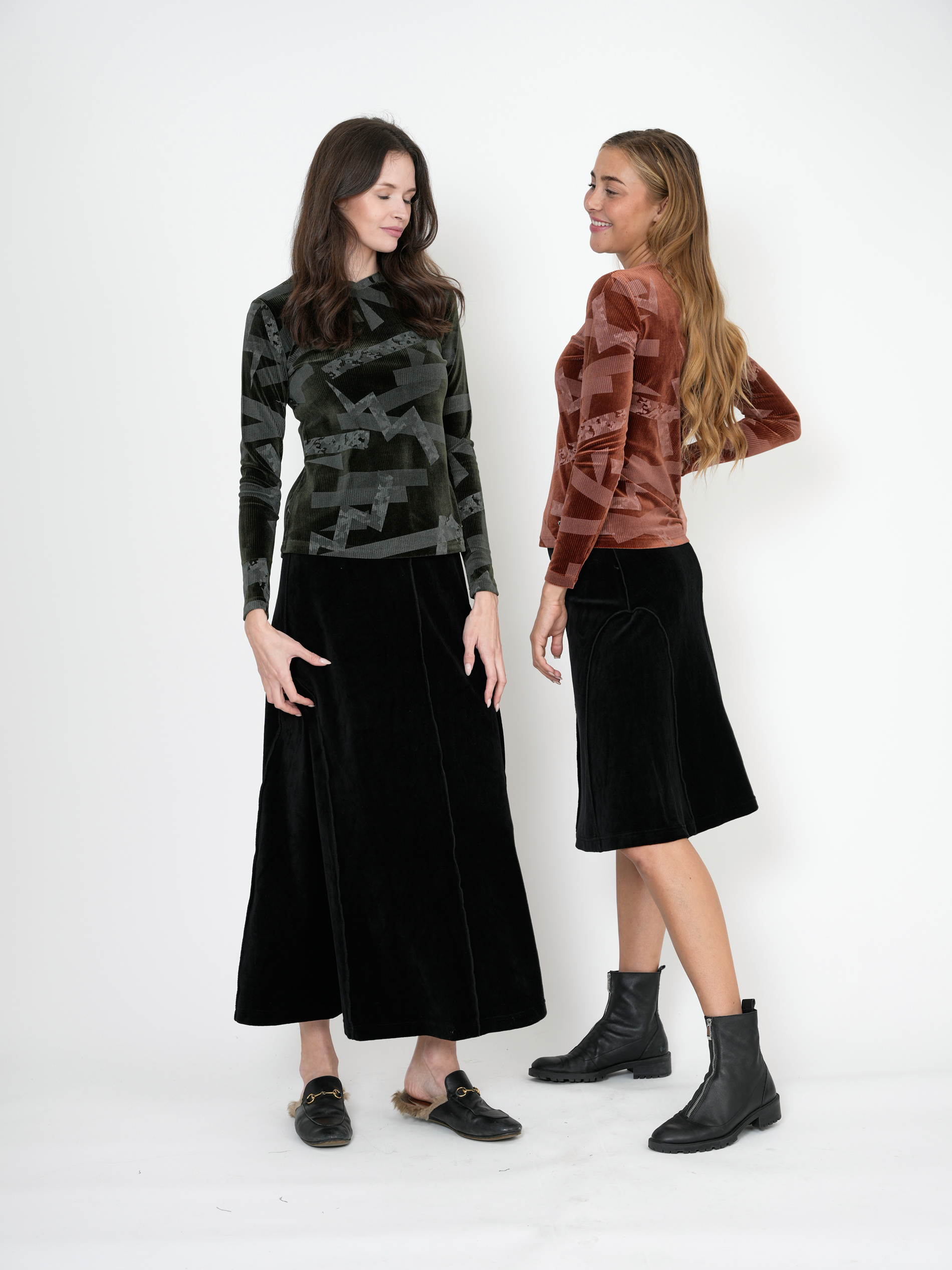 Rib Velour Print Top With V-Neck