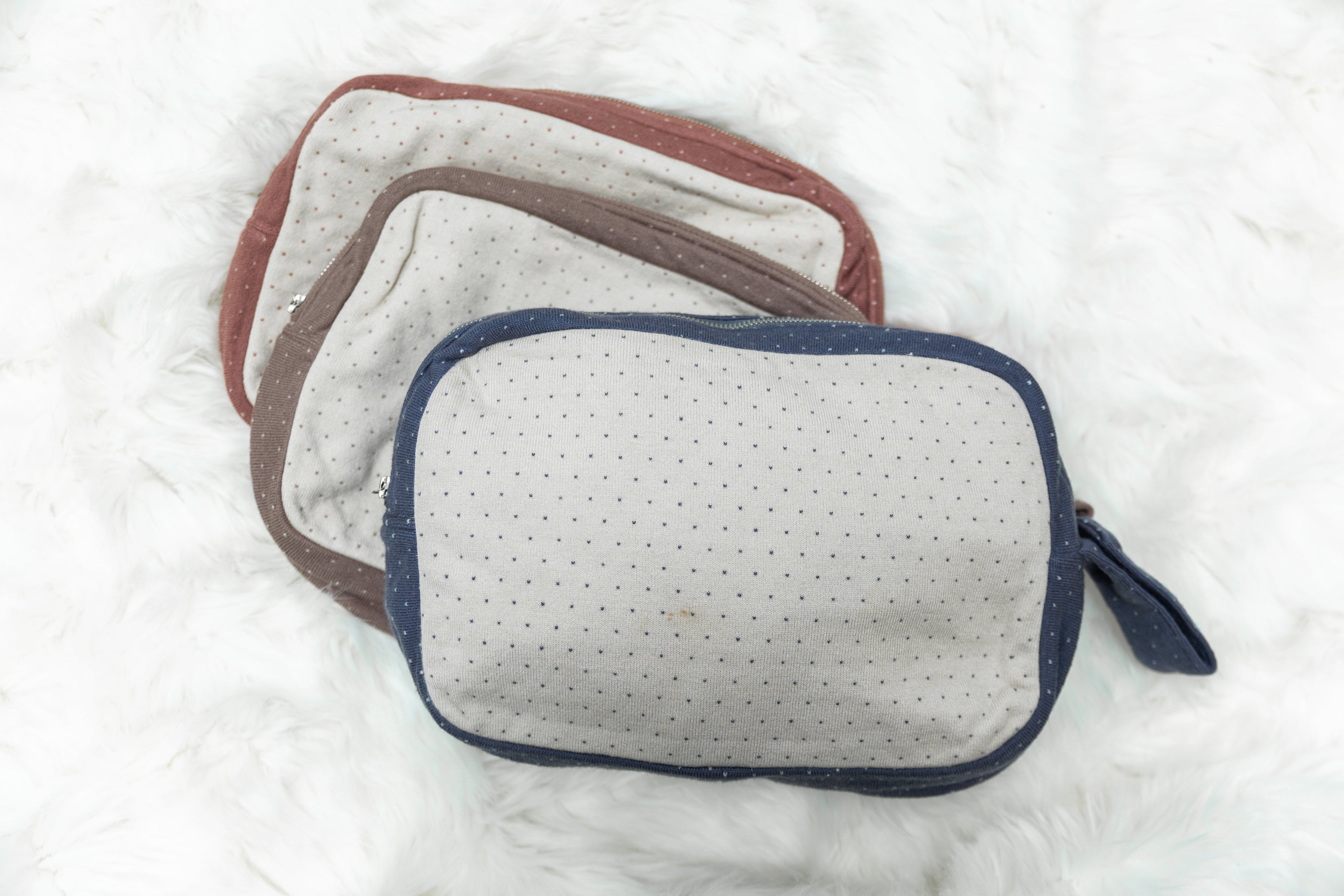Knitted Blanket with Pouch