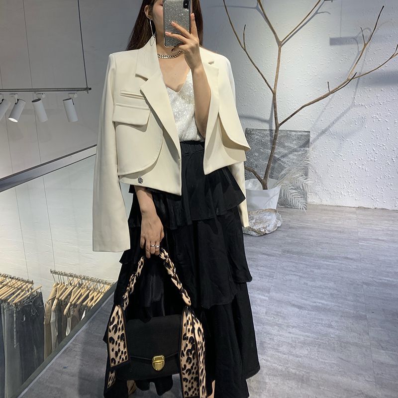 Elegant Versatile Short Blazer For Women