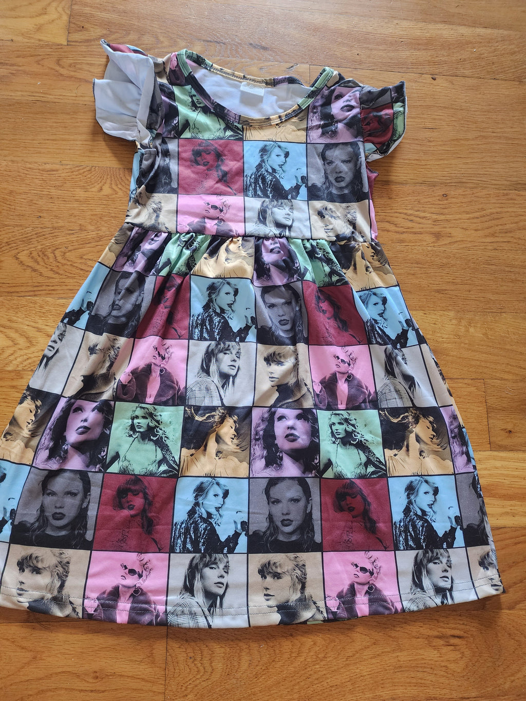 Like New! Taylor Swift Portrait Print Dress - Girls Size 7/8
