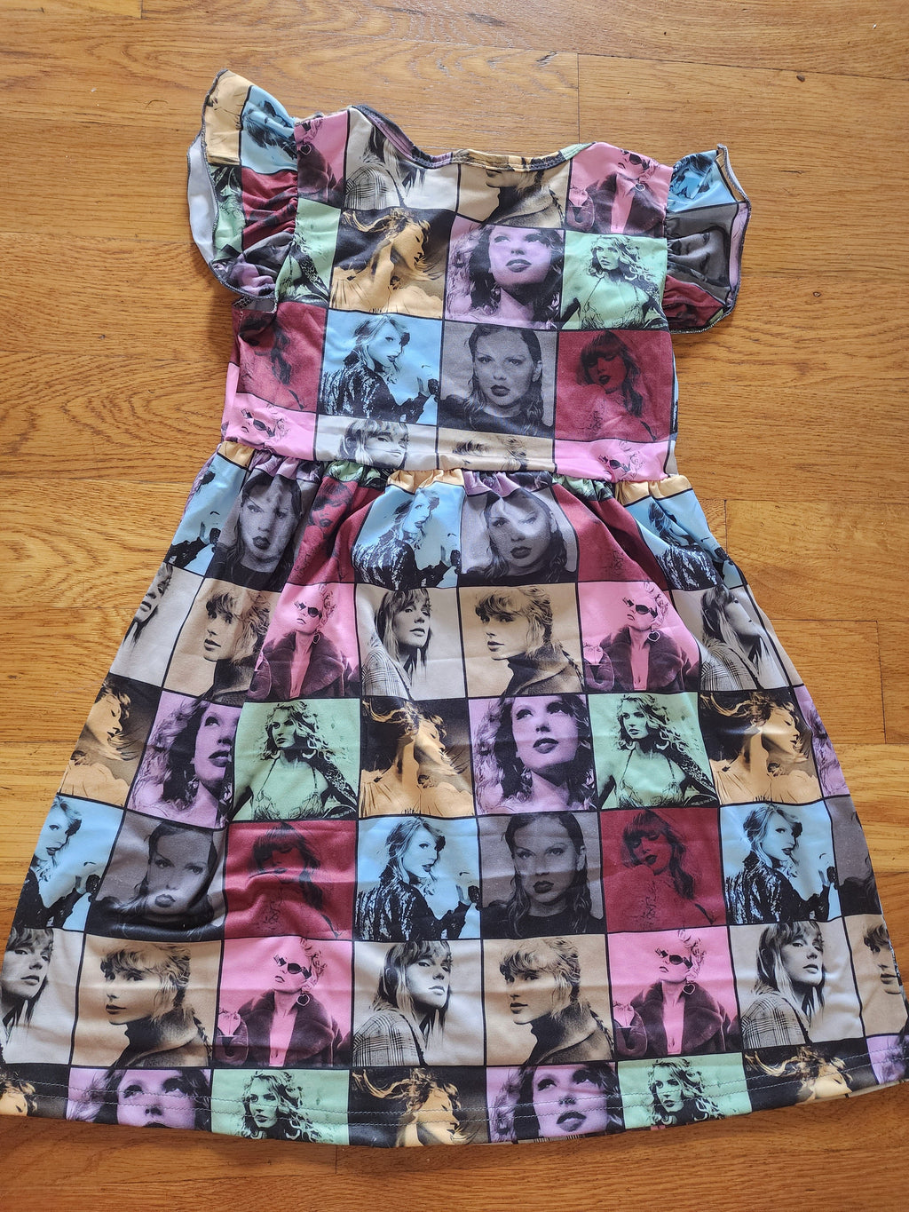 Like New! Taylor Swift Portrait Print Dress - Girls Size 7/8
